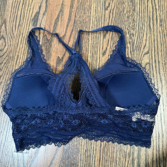 Victoria’s Secret navy lace racer back bralette size medium - Picture 2 of 4